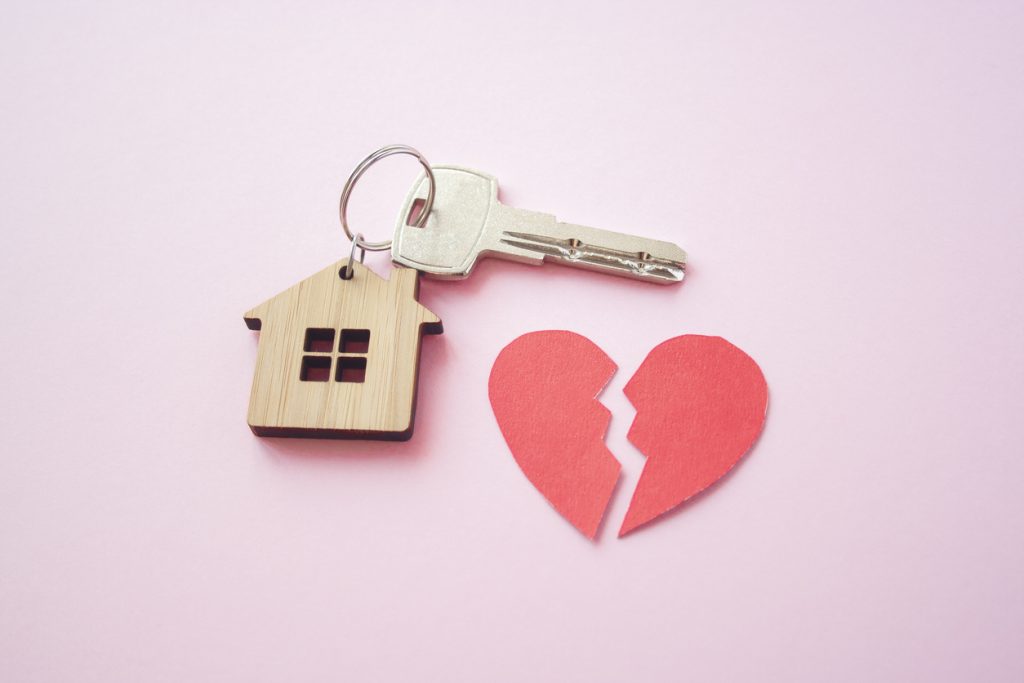 Sell House for Cash During a Divorce in Hartford